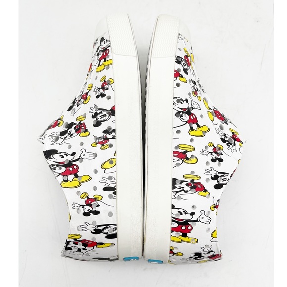 Disney x Native Shoes for Kids (unisex). Size 1 - Picture 5 of 6